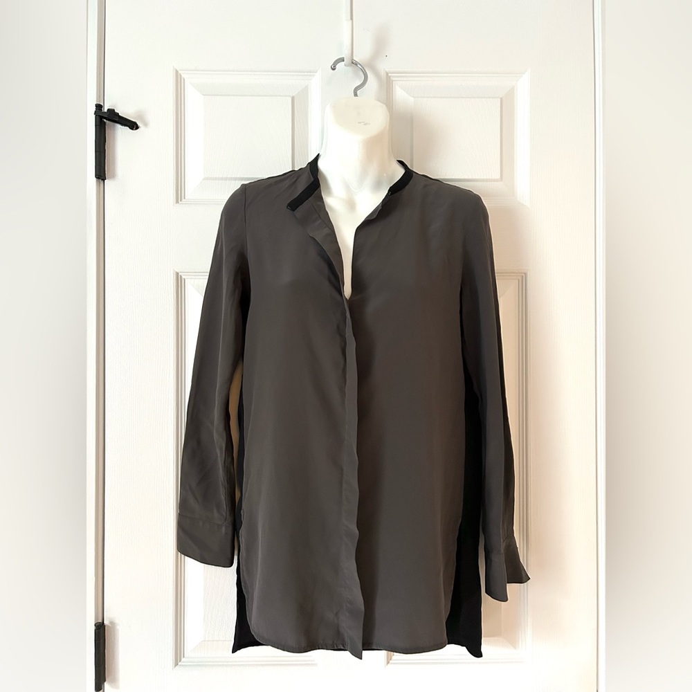 $368 VINCE 100% SILK 2/XS COLORBLOCK ARMY GREEN BLACK BLOISE TOP
